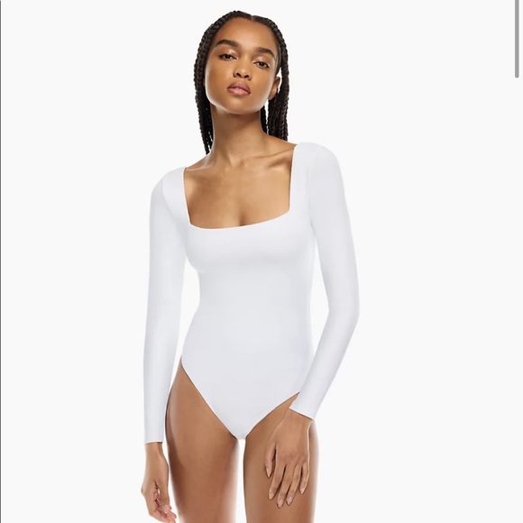 Aritzia Tops - Aritzia Contour Longsleeve Bodysuit